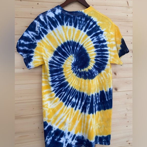 GILDAN Heavy Cotton Medium Tie Dye TShirt Blue Yellow Spiral Michigan Wolverines - Picture 5 of 11
